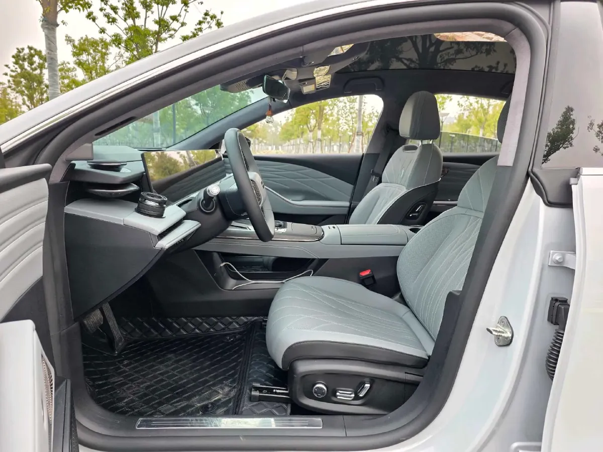 2025 Geely Galaxy E8 BEV,autocango,china used car exporter,china ev exporter,chinese used car exporter,chinese used ev exporter