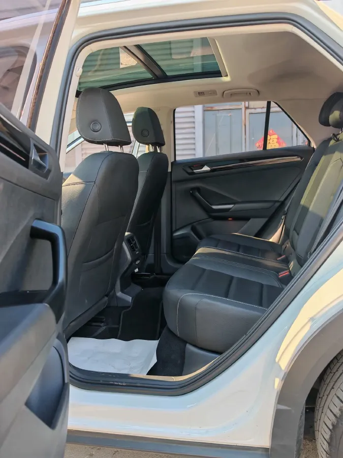 2021 Volkswagen T-Roc 1.4T 150HP L4 7DCT,autocango,china used car exporter,china ev exporter,chinese used car exporter,chinese used ev exporter