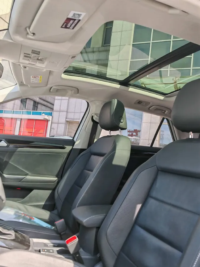 2021 Volkswagen T-Roc 1.4T 150HP L4 7DCT,autocango,china used car exporter,china ev exporter,chinese used car exporter,chinese used ev exporter