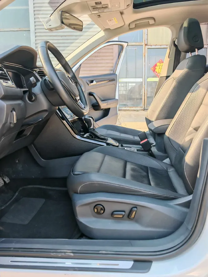 2021 Volkswagen T-Roc 1.4T 150HP L4 7DCT,autocango,china used car exporter,china ev exporter,chinese used car exporter,chinese used ev exporter