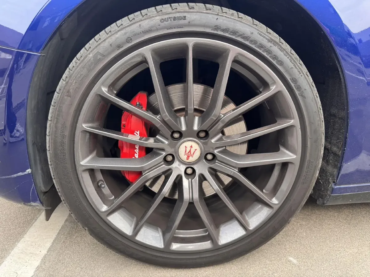 2021 Maserati Ghibli 2.0T 330HP L4 8AT,autocango,china used car exporter,china ev exporter,chinese used car exporter,chinese used ev exporter