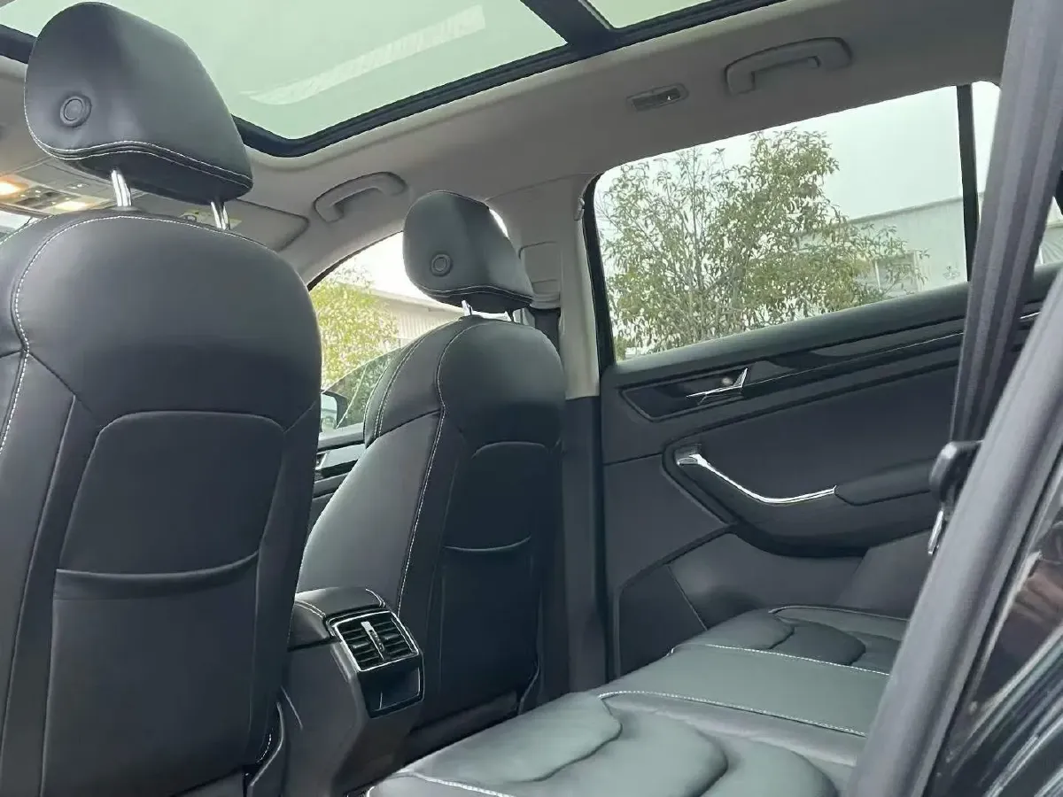 2018 Skoda Kodiak 2.0T 186HP L4 7DCT,autocango,china used car exporter,china ev exporter,chinese used car exporter,chinese used ev exporter