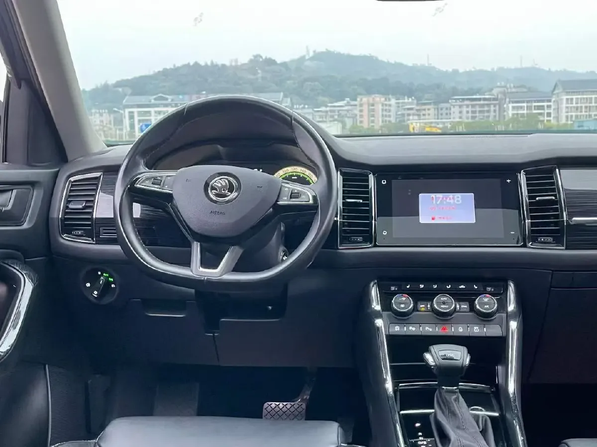 2018 Skoda Kodiak 2.0T 186HP L4 7DCT,autocango,china used car exporter,china ev exporter,chinese used car exporter,chinese used ev exporter