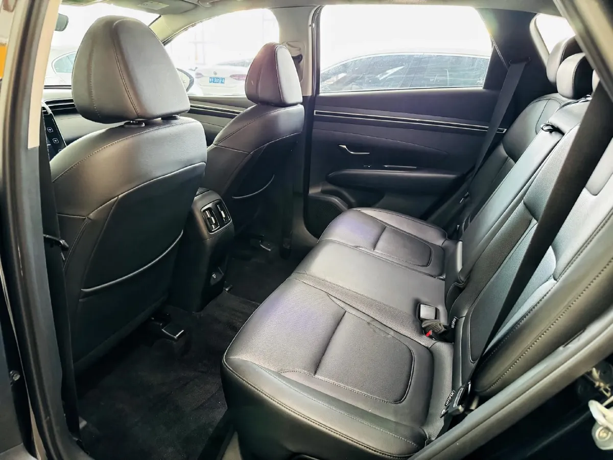 2021 Hyundai Tucson 1.5T 200HP L4 7DCT,autocango,china used car exporter,china ev exporter,chinese used car exporter,chinese used ev exporter