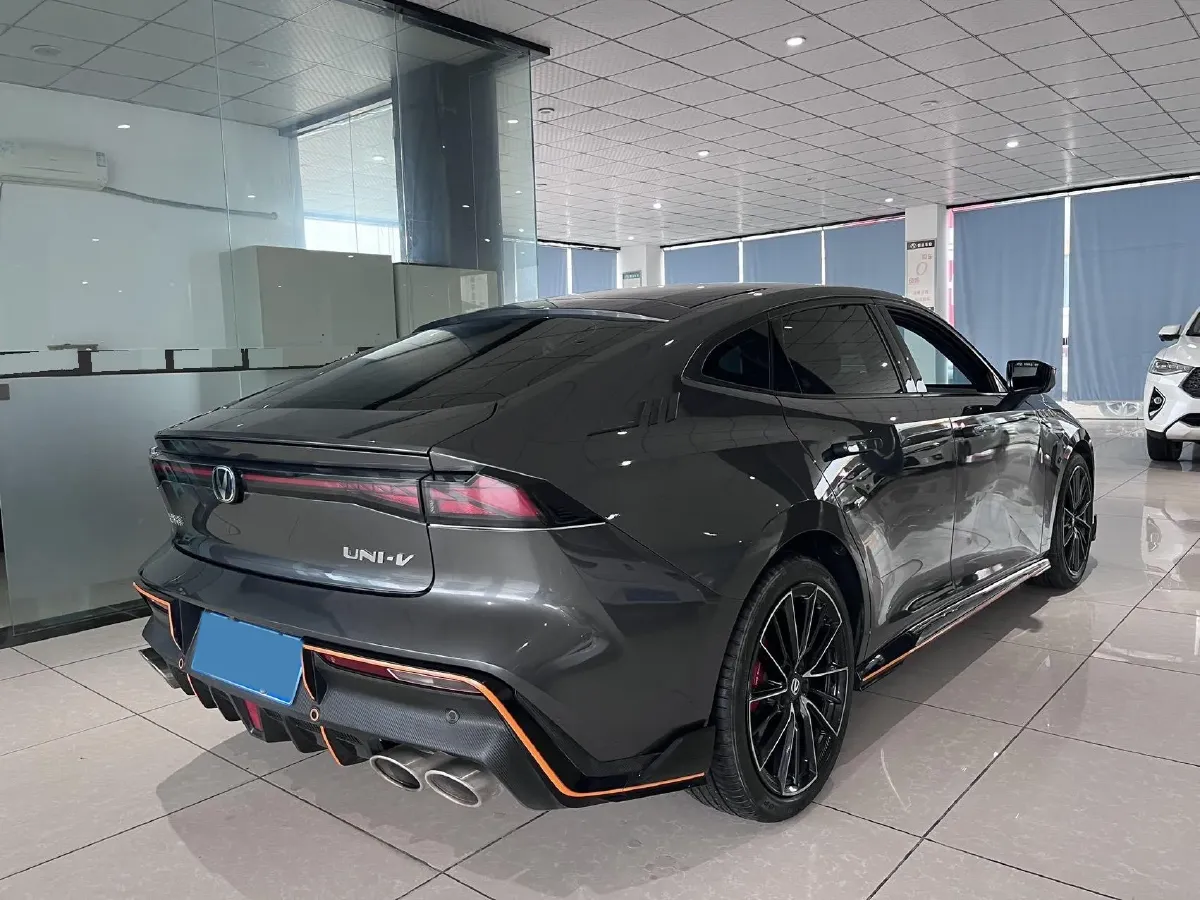 2022 ChangAn UNI-V 1.5T 188HP L4 7DCT,autocango,china used car exporter,china ev exporter,chinese used car exporter,chinese used ev exporter