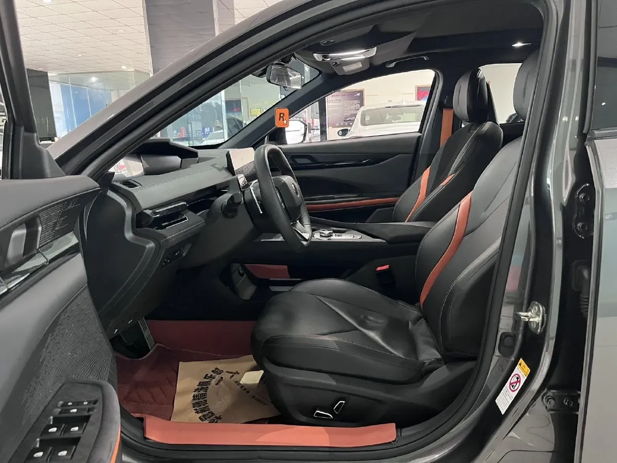 2022 ChangAn UNI-V 1.5T 188HP L4 7DCT,autocango,china used car exporter,china ev exporter,chinese used car exporter,chinese used ev exporter