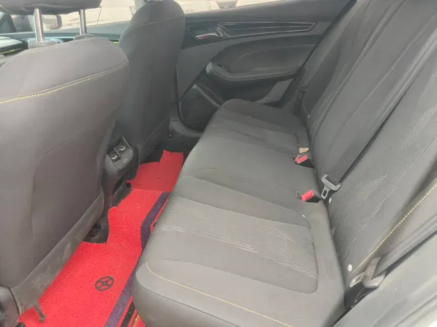 2021 Roewe i5 1.5L 120HP L4 5MT,autocango,china used car exporter,china ev exporter,chinese used car exporter,chinese used ev exporter