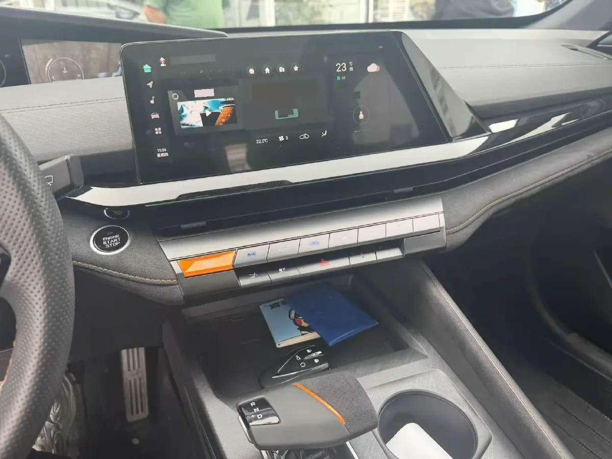 2022 ChangAn UNI-V 1.5T 188HP L4 7DCT,autocango,china used car exporter,china ev exporter,chinese used car exporter,chinese used ev exporter