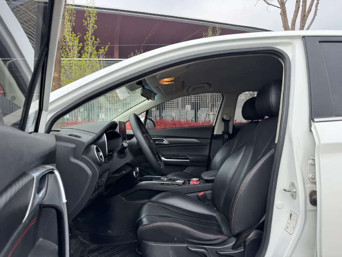 2022 Bestune B70 2.0T 224HP L4 6AT,autocango,china used car exporter,china ev exporter,chinese used car exporter,chinese used ev exporter