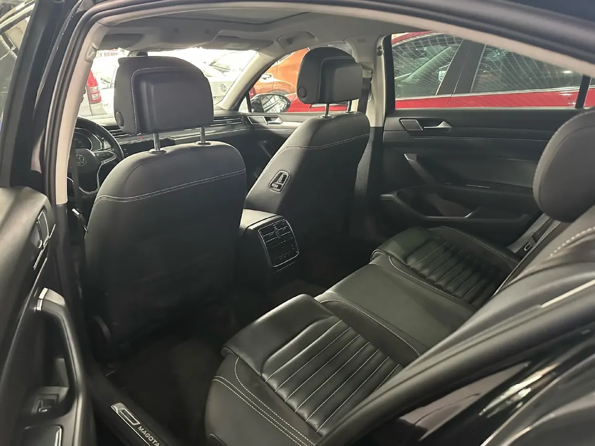 2020 Volkswagen Magotan 2.0T 186HP L4 7DCT,autocango,china used car exporter,china ev exporter,chinese used car exporter,chinese used ev exporter