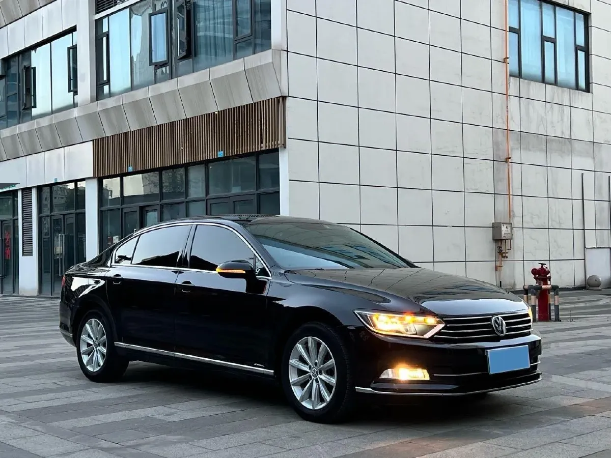 2018 Volkswagen Magotan 1.8T 180HP L4 7DCT,autocango,china used car exporter,china ev exporter,chinese used car exporter,chinese used ev exporter