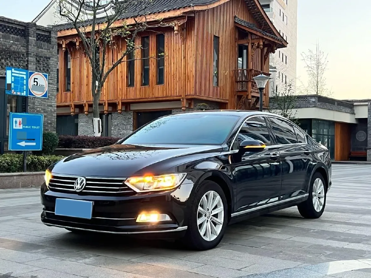 2018 Volkswagen Magotan 1.8T 180HP L4 7DCT,autocango,china used car exporter,china ev exporter,chinese used car exporter,chinese used ev exporter
