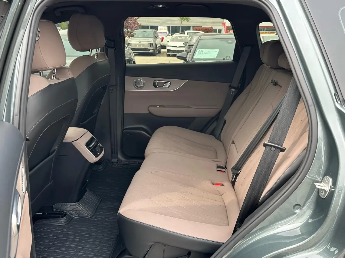 2025 Fulwin FulwinT8 1.5T 156HP L4 1DHT PHEV 18.67KWH,autocango,china used car exporter,china ev exporter,chinese used car exporter,chinese used ev exporter