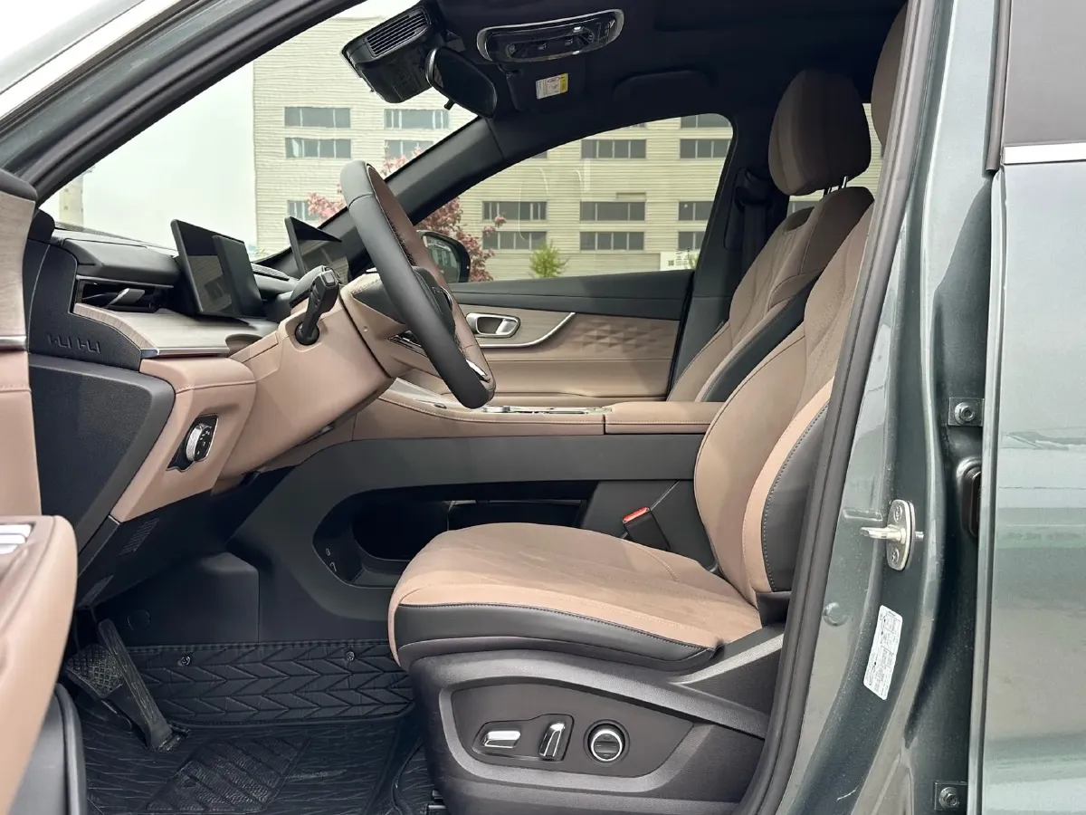 2025 Fulwin FulwinT8 1.5T 156HP L4 1DHT PHEV 18.67KWH,autocango,china used car exporter,china ev exporter,chinese used car exporter,chinese used ev exporter