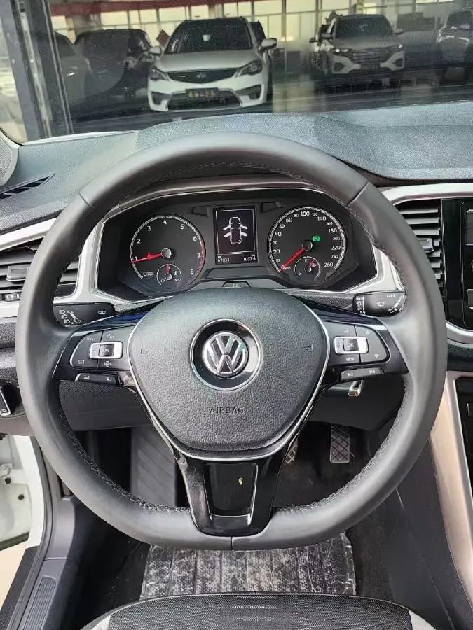 2020 Volkswagen T-Roc 1.4T 150HP L4 7DCT,autocango,china used car exporter,china ev exporter,chinese used car exporter,chinese used ev exporter