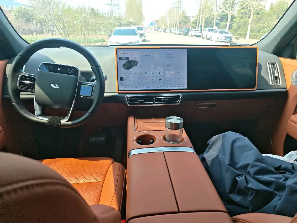 2024 Li L8 Range Extended 154HP REEV 42.8KWH,autocango,china used car exporter,china ev exporter,chinese used car exporter,chinese used ev exporter