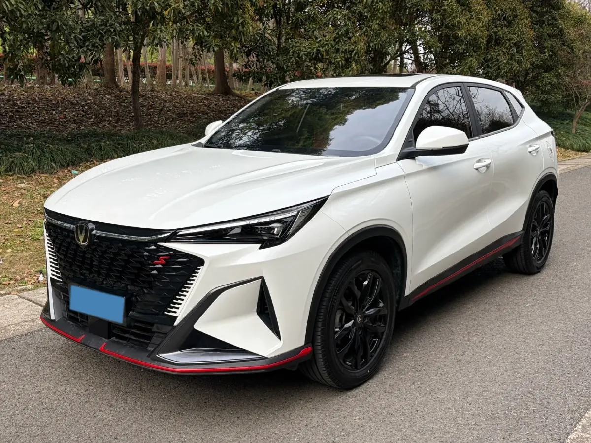2025 ChangAn X5 PLUS 1.5T 188HP L4 7DCT,autocango,china used car exporter,china ev exporter,chinese used car exporter,chinese used ev exporter