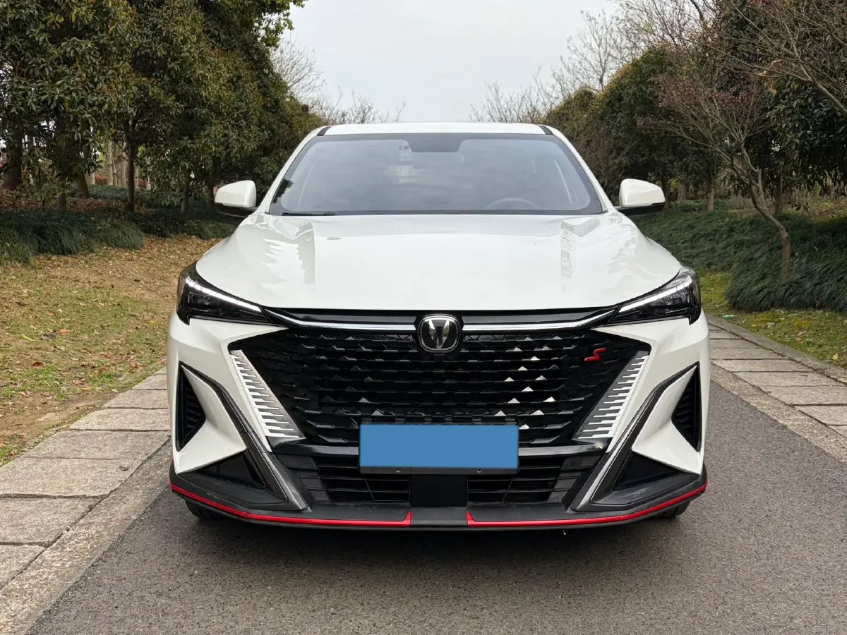 2025 ChangAn X5 PLUS 1.5T 188HP L4 7DCT,autocango,china used car exporter,china ev exporter,chinese used car exporter,chinese used ev exporter