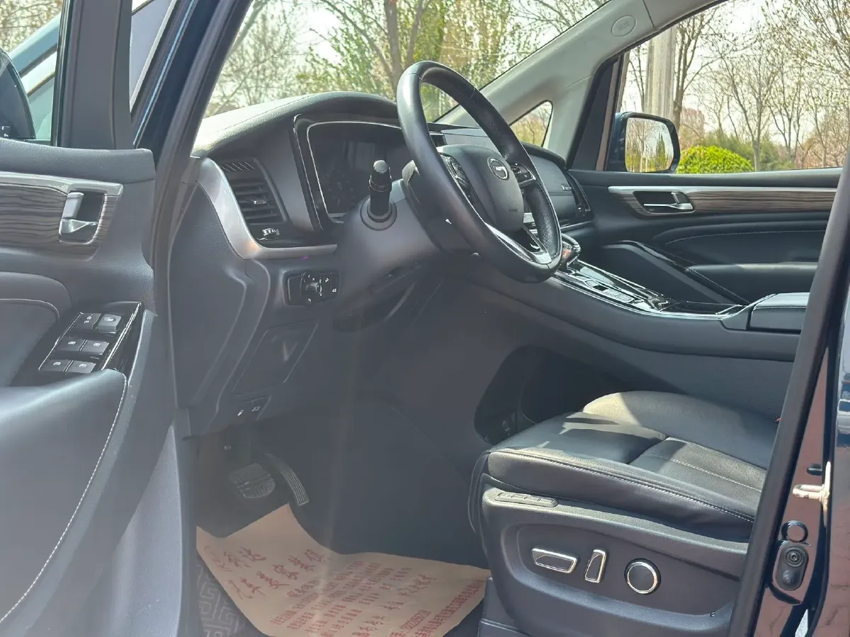 2021 GAC Trumpchi M8 2.0T 252HP L4 8AT,autocango,china used car exporter,china ev exporter,chinese used car exporter,chinese used ev exporter