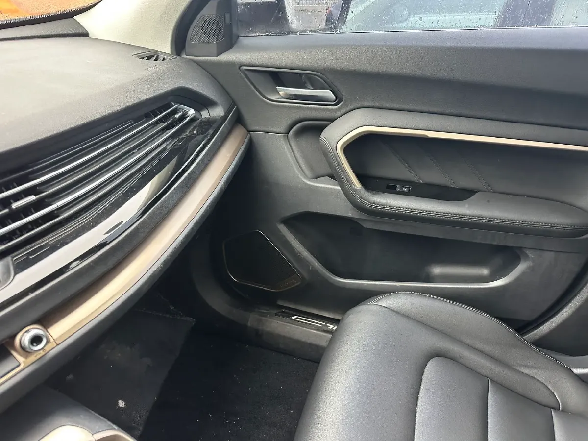 2018 Haval H6 1.5T 169HP L4 7DCT,autocango,china used car exporter,china ev exporter,chinese used car exporter,chinese used ev exporter