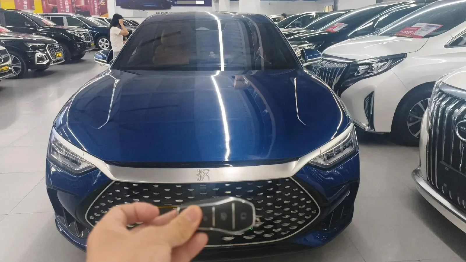 2022 Volkswagen Tiguan L 2.0T 186HP L4 7DCT,autocango,china used car exporter,china ev exporter,chinese used car exporter,chinese used ev exporter