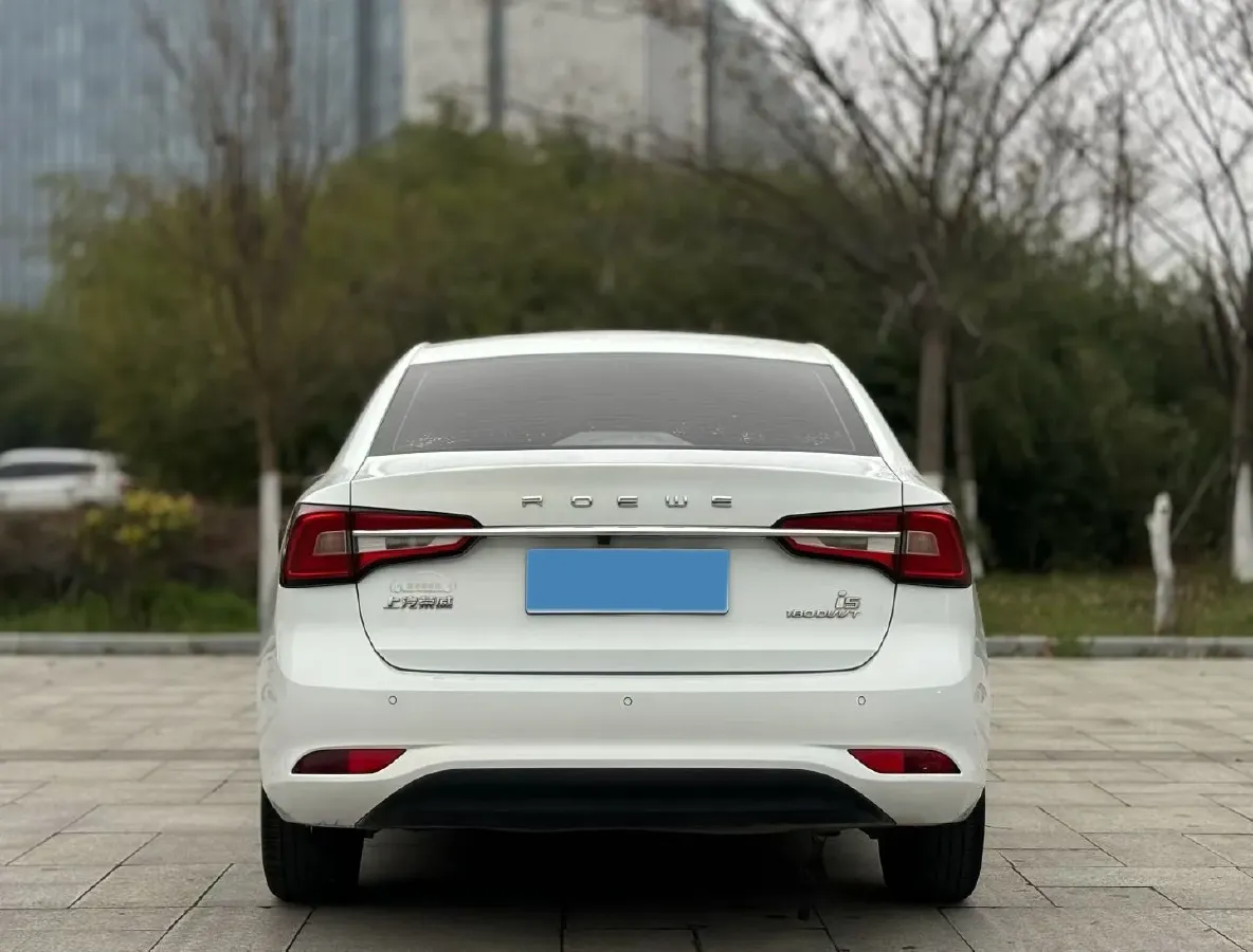 2020 Roewe i5 1.5L 120HP L4 5MT,autocango,china used car exporter,china ev exporter,chinese used car exporter,chinese used ev exporter