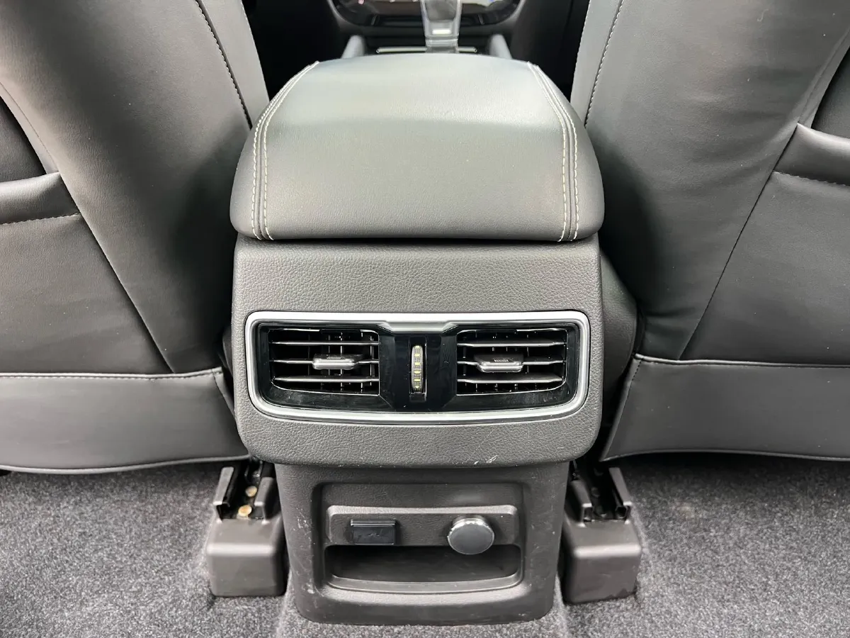 2019 Jetour X90 1.5T 147HP L4 6MT,autocango,china used car exporter,china ev exporter,chinese used car exporter,chinese used ev exporter