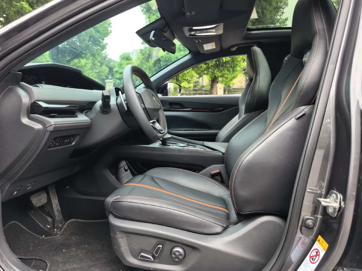 2024 ChangAn UNI-V 1.5T 188HP L4 7DCT,autocango,china used car exporter,china ev exporter,chinese used car exporter,chinese used ev exporter