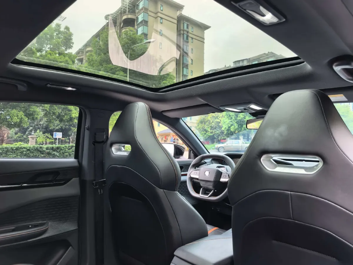 2024 ChangAn UNI-V 1.5T 188HP L4 7DCT,autocango,china used car exporter,china ev exporter,chinese used car exporter,chinese used ev exporter