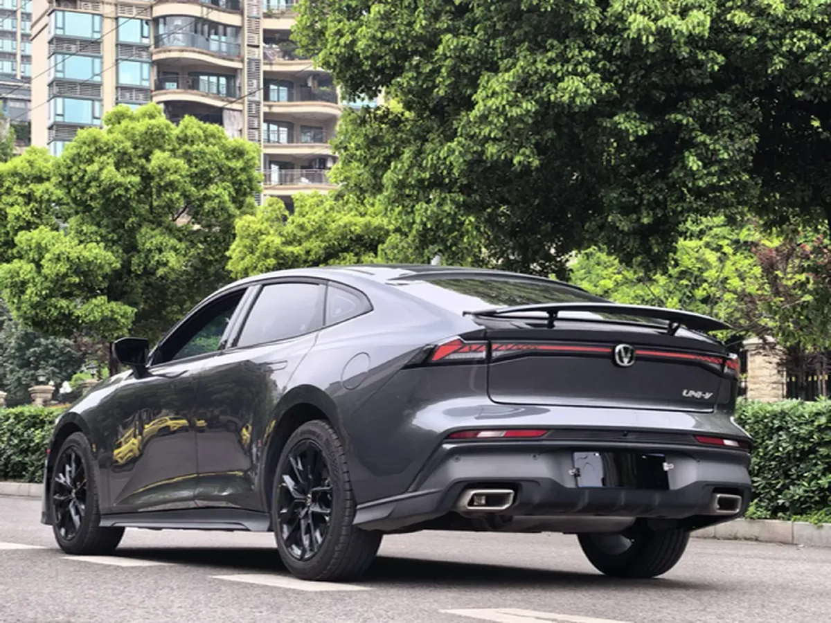 2024 ChangAn UNI-V 1.5T 188HP L4 7DCT,autocango,china used car exporter,china ev exporter,chinese used car exporter,chinese used ev exporter