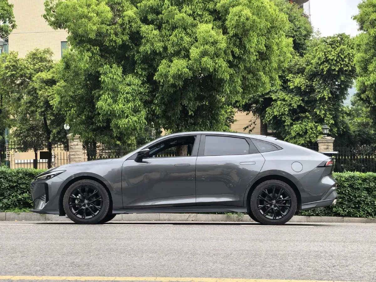 2024 ChangAn UNI-V 1.5T 188HP L4 7DCT,autocango,china used car exporter,china ev exporter,chinese used car exporter,chinese used ev exporter