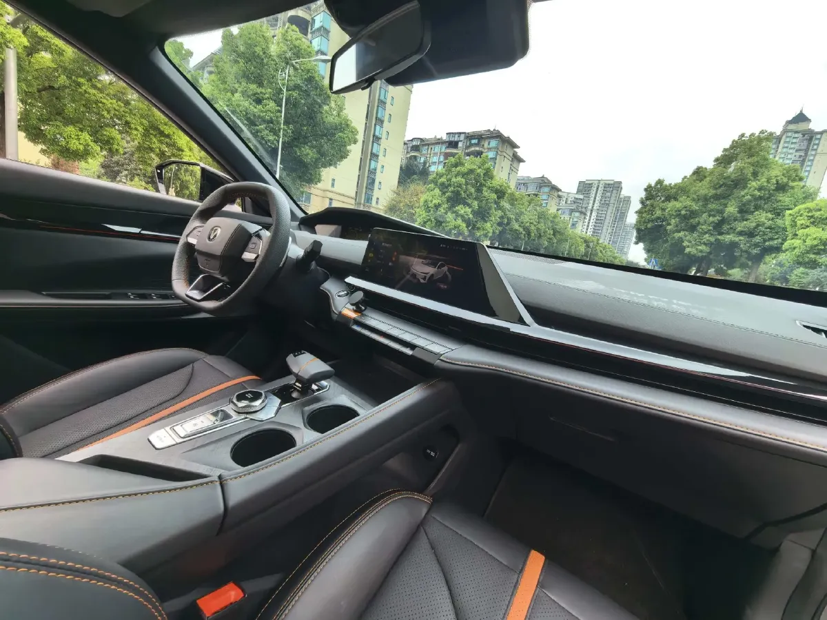 2024 ChangAn UNI-V 1.5T 188HP L4 7DCT,autocango,china used car exporter,china ev exporter,chinese used car exporter,chinese used ev exporter