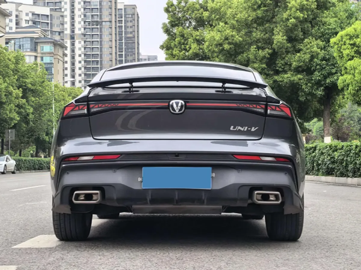 2024 ChangAn UNI-V 1.5T 188HP L4 7DCT,autocango,china used car exporter,china ev exporter,chinese used car exporter,chinese used ev exporter