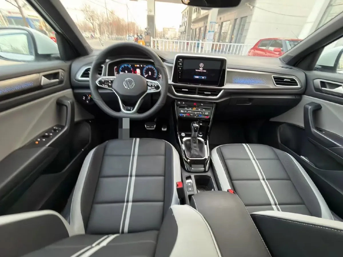 2025 Volkswagen T-Roc 1.5T 160HP L4 7DCT,autocango,china used car exporter,china ev exporter,chinese used car exporter,chinese used ev exporter