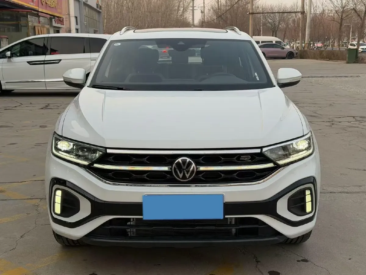 2025 Volkswagen T-Roc 1.5T 160HP L4 7DCT,autocango,china used car exporter,china ev exporter,chinese used car exporter,chinese used ev exporter