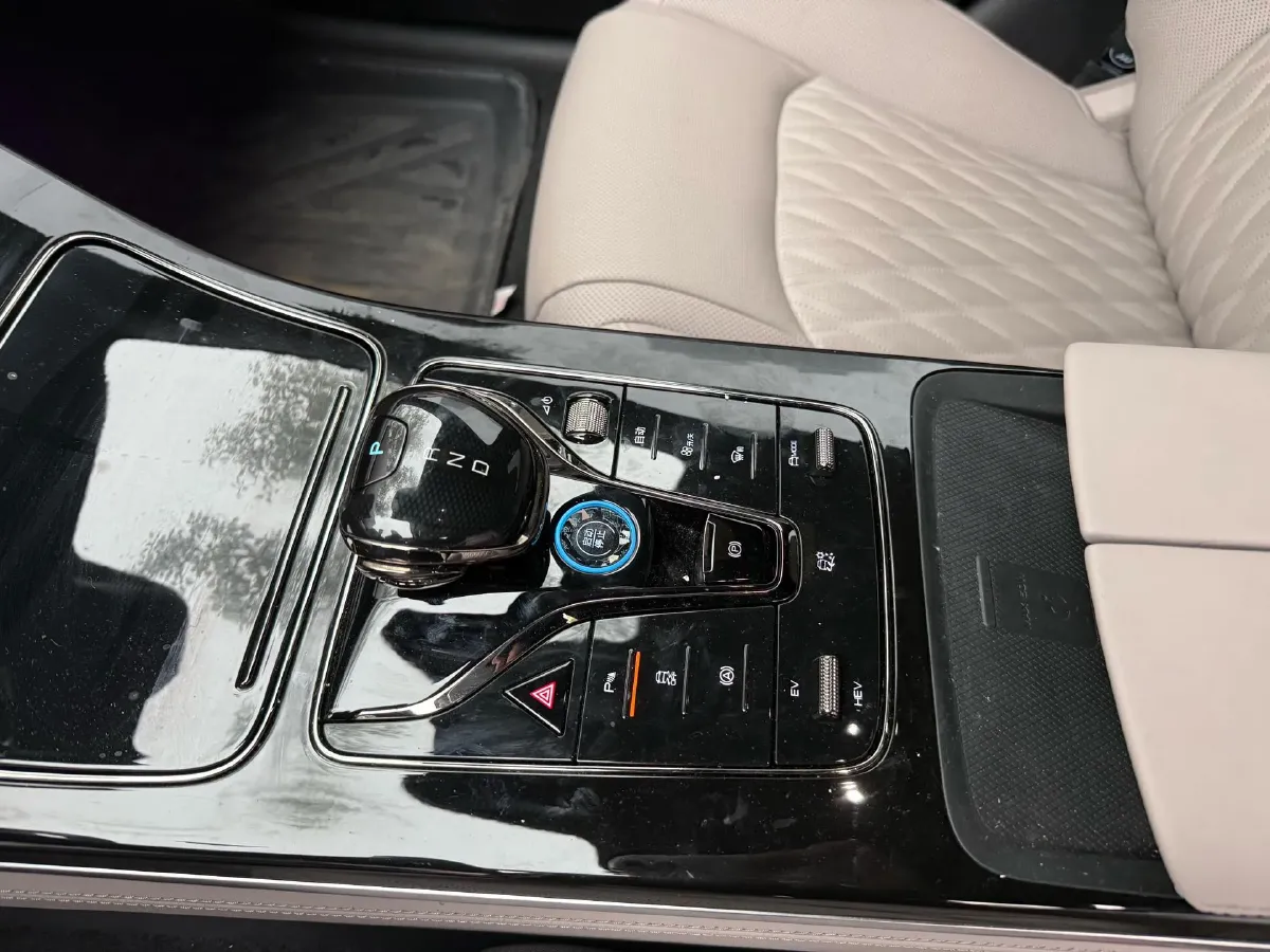 2025 BYD Han 1.5T 156HP L4 E-CVT PHEV,autocango,china used car exporter,china ev exporter,chinese used car exporter,chinese used ev exporter