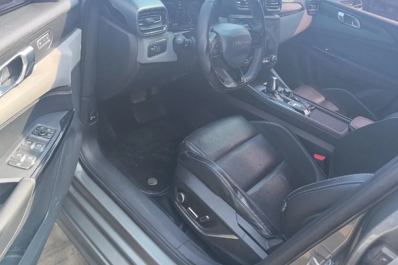 2022 LYNK&CO 03 2.0T 190HP L4 7DCT,autocango,china used car exporter,china ev exporter,chinese used car exporter,chinese used ev exporter