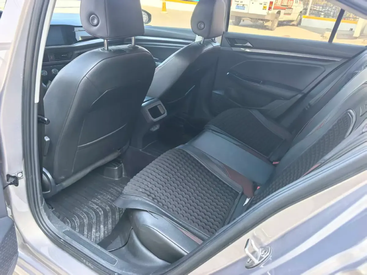 2019 Bestune T77 1.2T 143HP L4 7DCT,autocango,china used car exporter,china ev exporter,chinese used car exporter,chinese used ev exporter