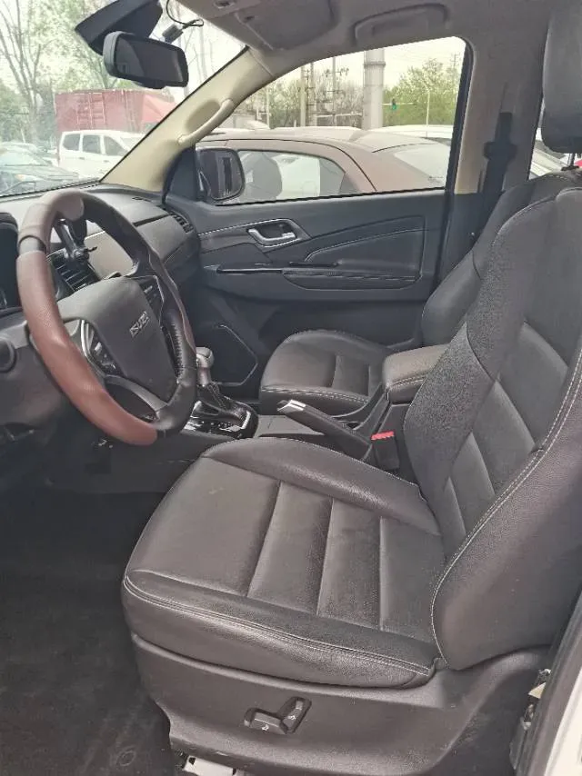 2020 Isuzu Mu-X 1.9T 166HP L4 6AT,autocango,china used car exporter,china ev exporter,chinese used car exporter,chinese used ev exporter