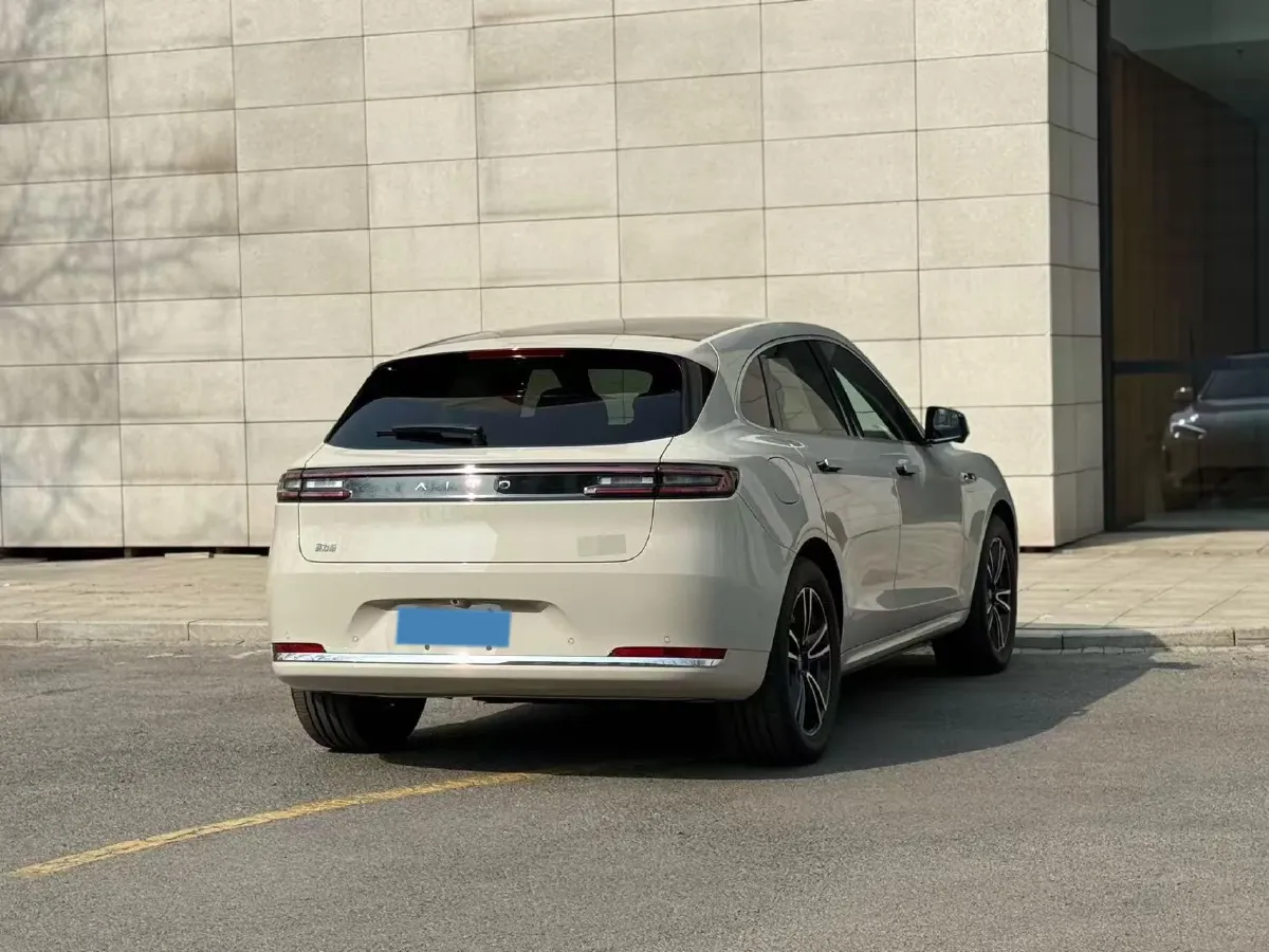 2025 AITO AITO M5 1.5T 152HP L4 REEV 42KWH,autocango,china used car exporter,china ev exporter,chinese used car exporter,chinese used ev exporter