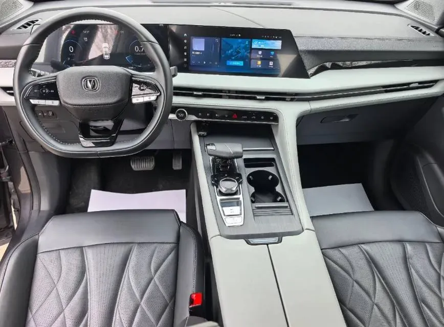 2024 ChangAn CS75 Plus 1.5T 188HP L4 8AT,autocango,china used car exporter,china ev exporter,chinese used car exporter,chinese used ev exporter