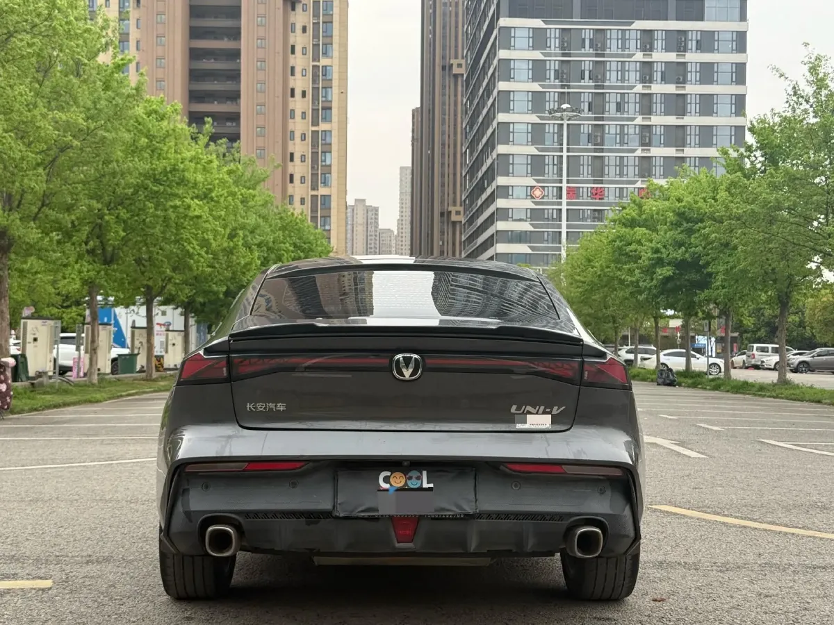 2022 ChangAn UNI-V 1.5T 188HP L4 7DCT,autocango,china used car exporter,china ev exporter,chinese used car exporter,chinese used ev exporter