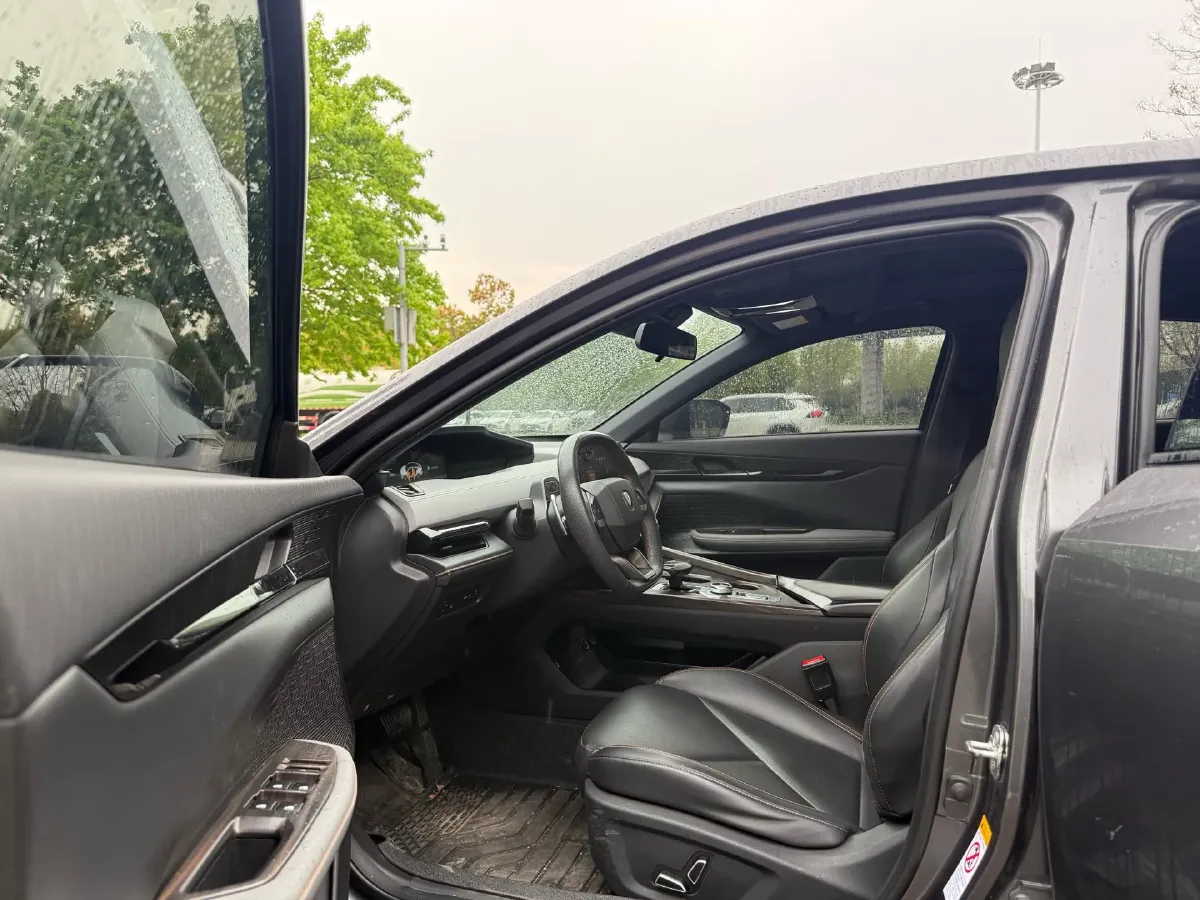 2022 ChangAn UNI-V 1.5T 188HP L4 7DCT,autocango,china used car exporter,china ev exporter,chinese used car exporter,chinese used ev exporter