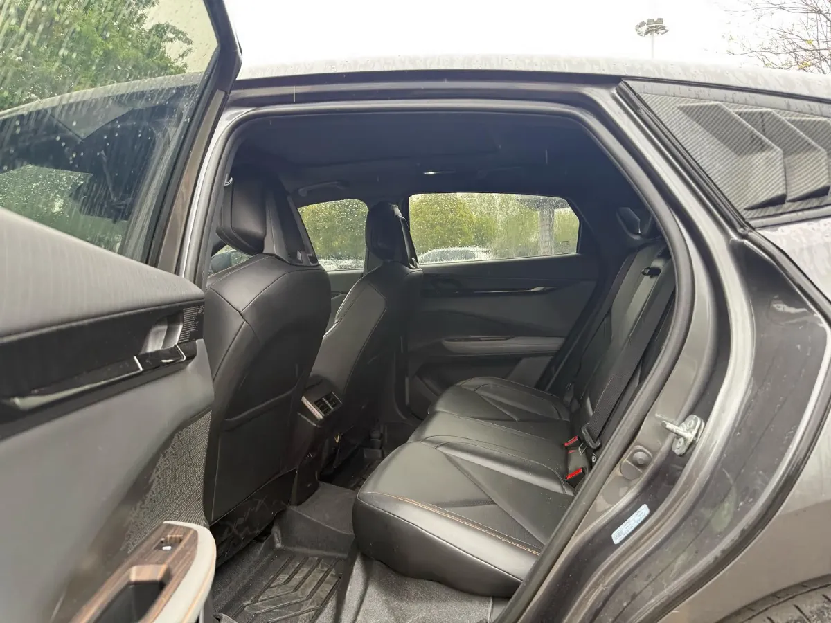 2022 ChangAn UNI-V 1.5T 188HP L4 7DCT,autocango,china used car exporter,china ev exporter,chinese used car exporter,chinese used ev exporter