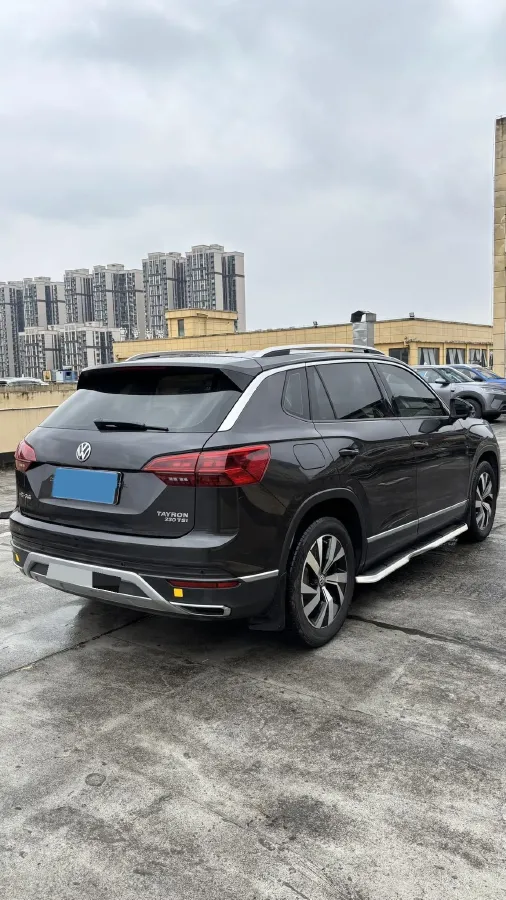 2019 Jeep Cherokee 2.0T 234HP L4 9AT,autocango,china used car exporter,china ev exporter,chinese used car exporter,chinese used ev exporter