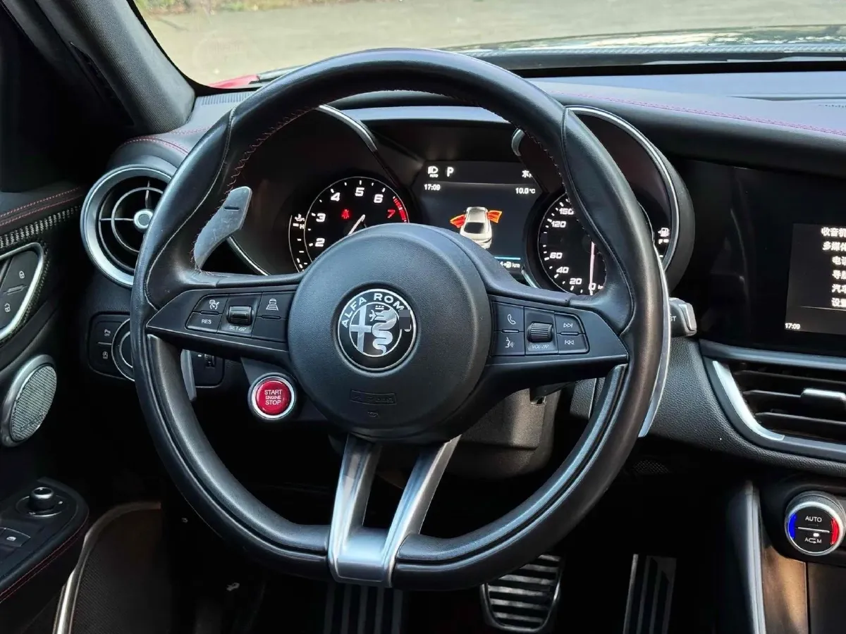 2017 Alfa Romeo Giulia 2.9T 510HP V6 8AT,autocango,china used car exporter,china ev exporter,chinese used car exporter,chinese used ev exporter