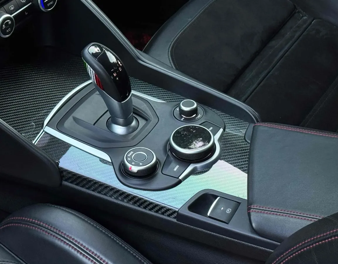 2017 Alfa Romeo Giulia 2.9T 510HP V6 8AT,autocango,china used car exporter,china ev exporter,chinese used car exporter,chinese used ev exporter