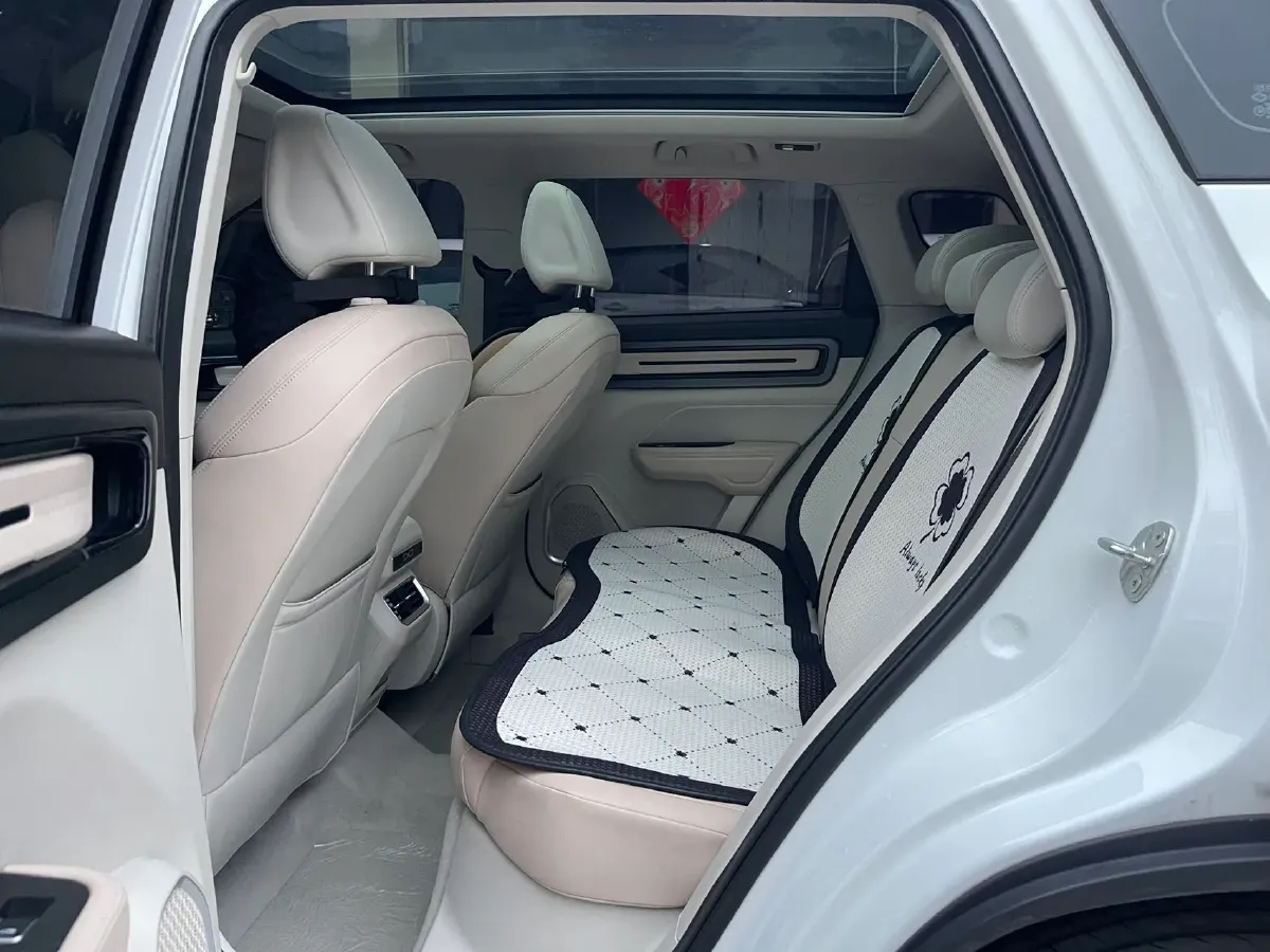 2023 Geely ICON 1.5T 181HP L4 7DCT,autocango,china used car exporter,china ev exporter,chinese used car exporter,chinese used ev exporter