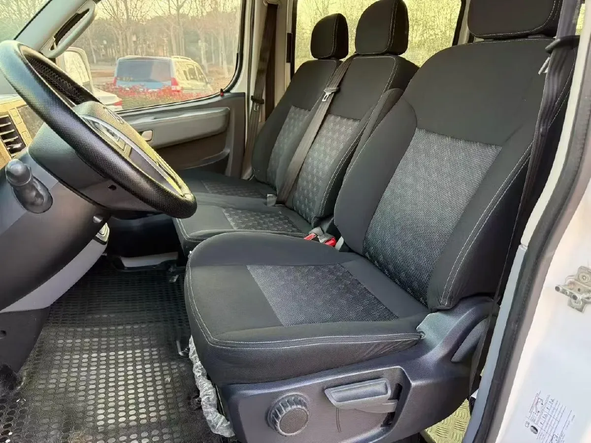 2021 MAXUS XinTu V80 2.0T 139HP L4 6MT,autocango,china used car exporter,china ev exporter,chinese used car exporter,chinese used ev exporter