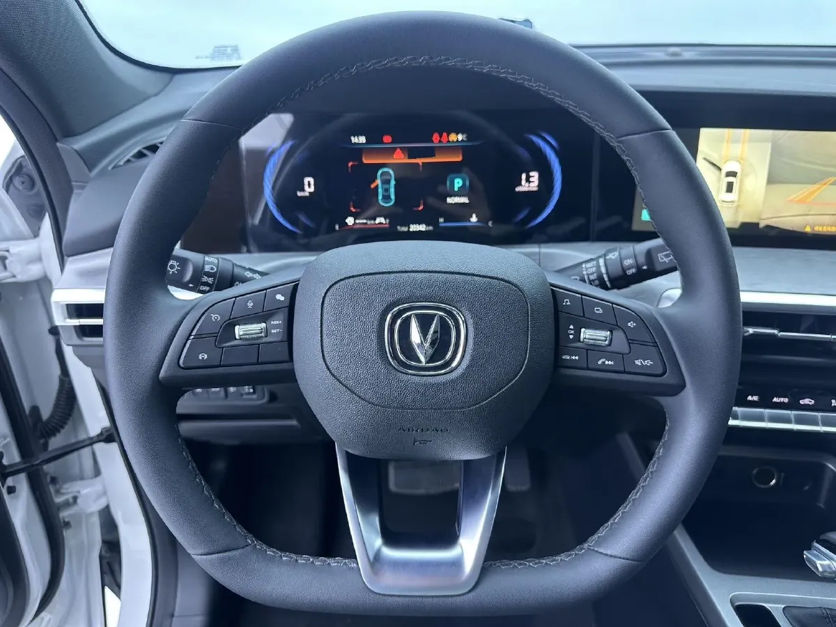 2022 ChangAn CS35 Plus 1.4T 160HP L4 7DCT,autocango,china used car exporter,china ev exporter,chinese used car exporter,chinese used ev exporter